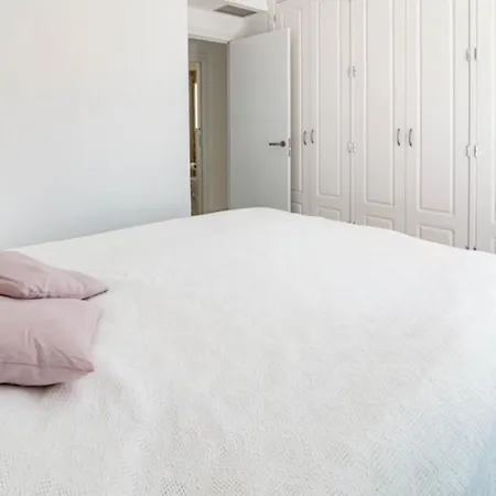 Luxurious 2 Bedroom Penthouse In Naranjos Close To The Golf Course And Puerto Banus *