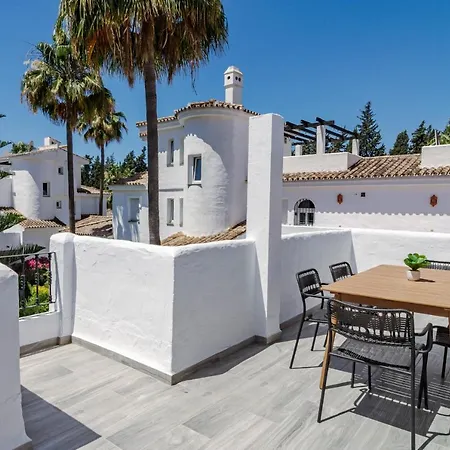 Luxurious 2 Bedroom Penthouse In Naranjos Close To The Golf Course And Puerto Banus Marbella