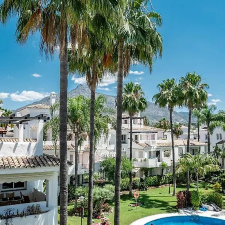 Luxurious 2 Bedroom Penthouse In Naranjos Close To The Golf Course And Puerto Banus Apartment